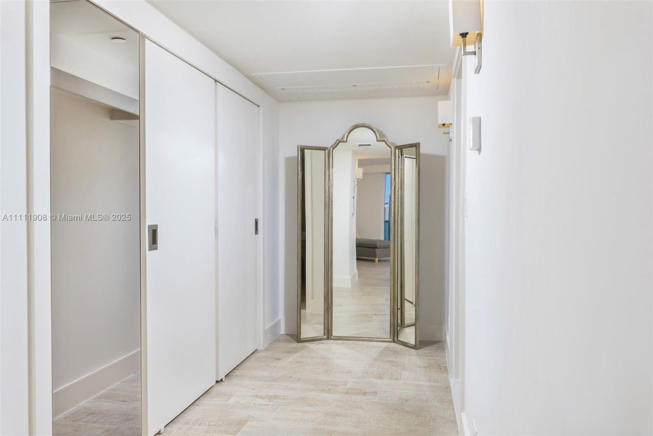 102 24th St, Unit 1019, Miami Beach, FL 33139 Photo