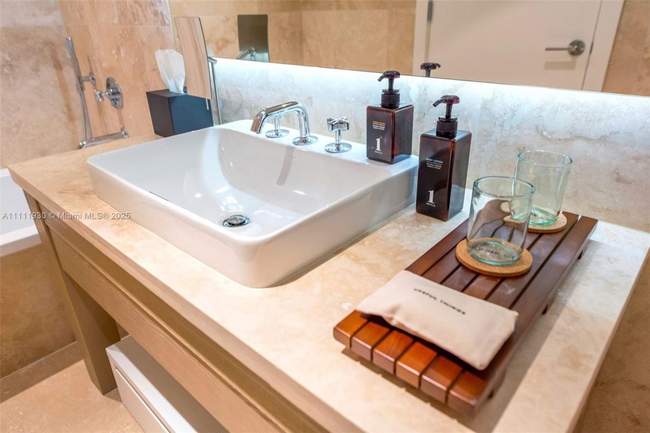 102 24th St, Unit 1106, Miami Beach, FL 33139 Photo