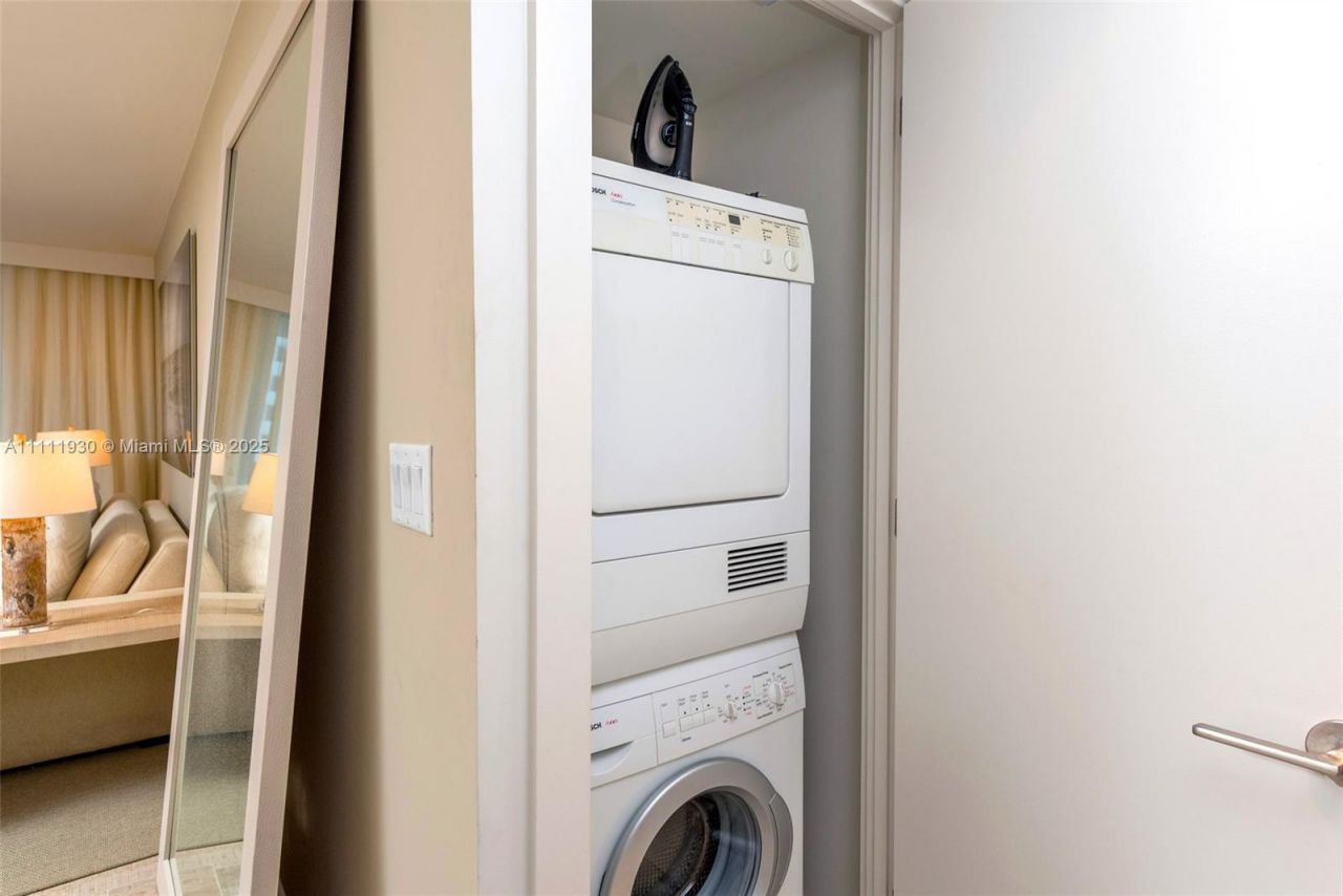 102 24th St, Unit 1106, Miami Beach, FL 33139 Photo