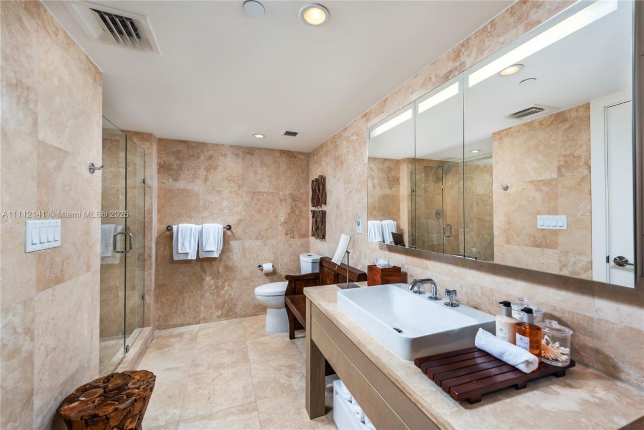 102 24th St, Unit 1208, Miami Beach, FL 33139 Photo