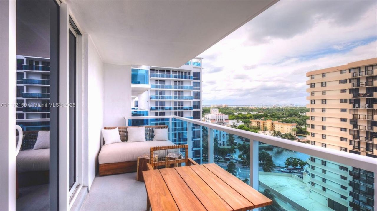 102 24th St, Unit 1211, Miami Beach, FL 33139 Photo