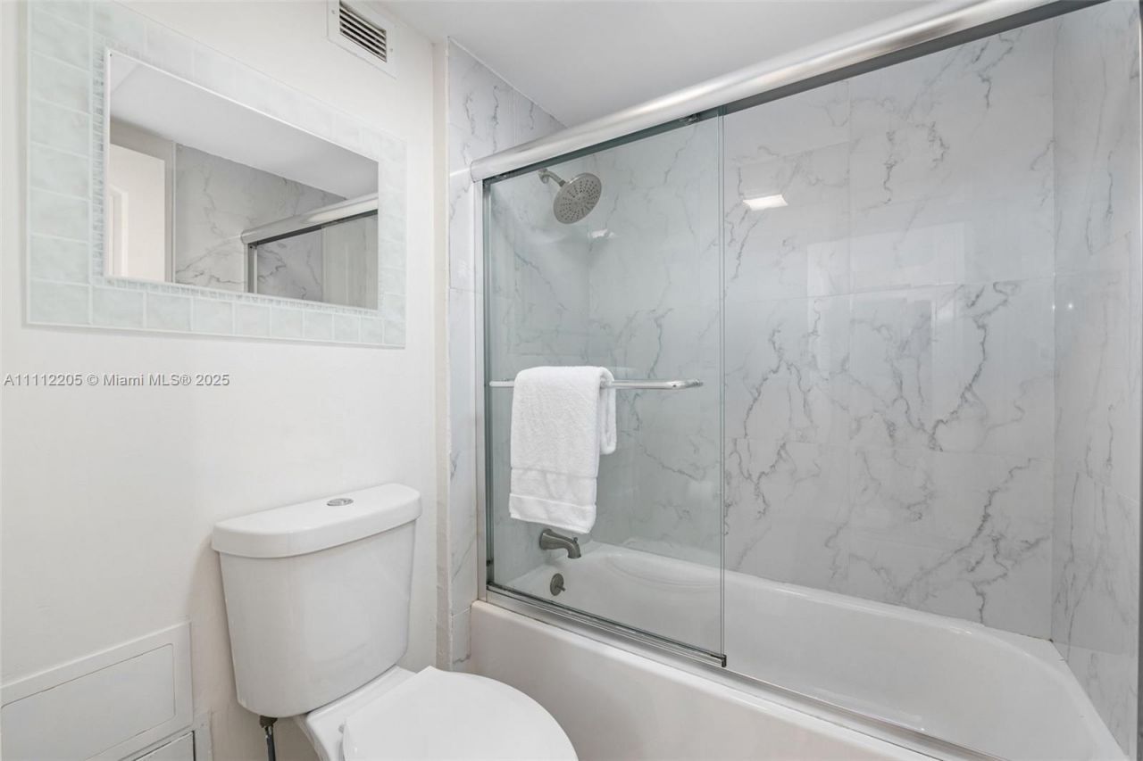 2301 Collins Ave, Unit 328, Miami Beach, FL 33139 Photo