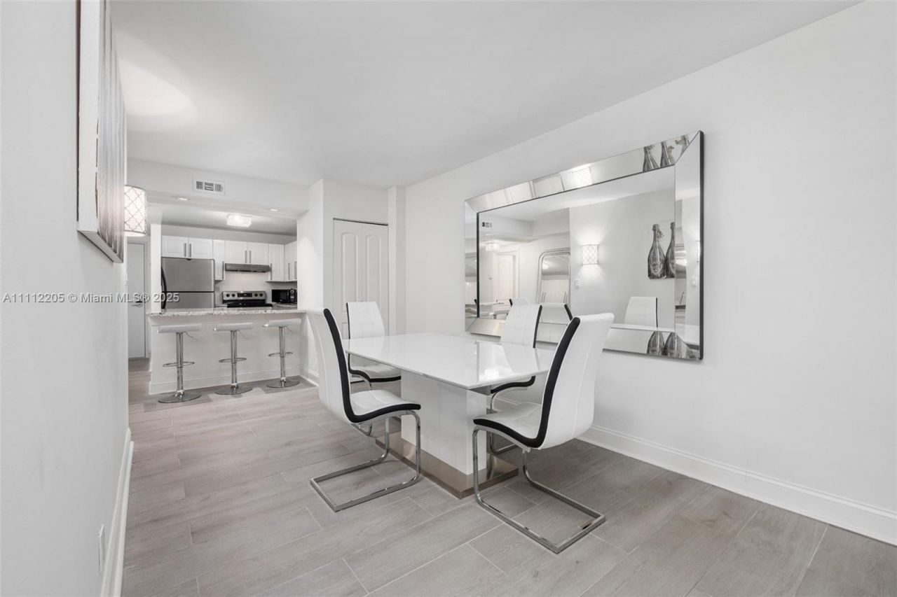 2301 Collins Ave, Unit 328, Miami Beach, FL 33139 Photo