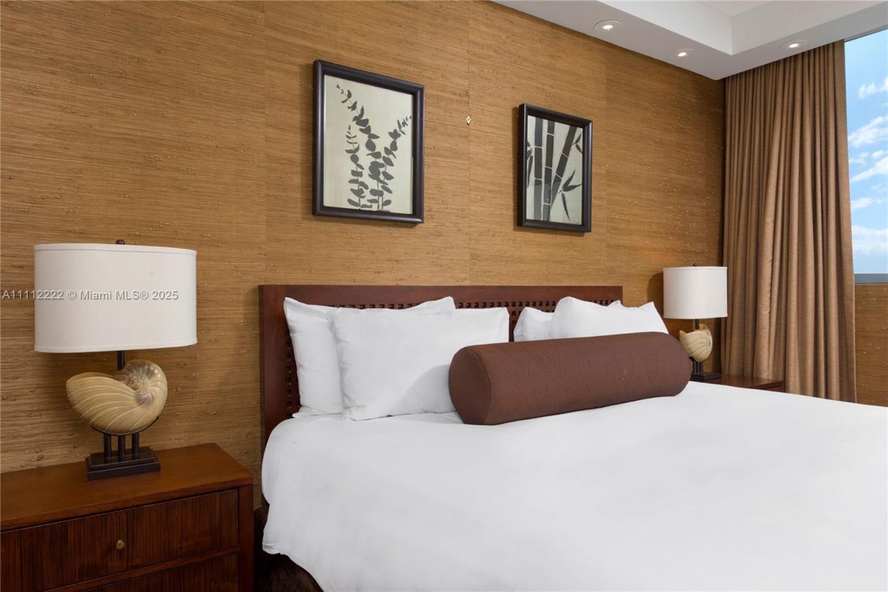 101 20th St, Unit 2402, Miami Beach, FL 33139 Photo