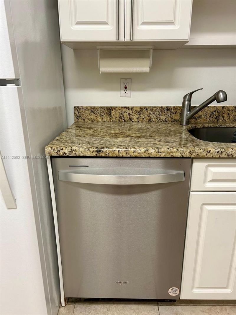 5161 Collins Ave, Unit 210, Miami Beach, FL 33140 Photo