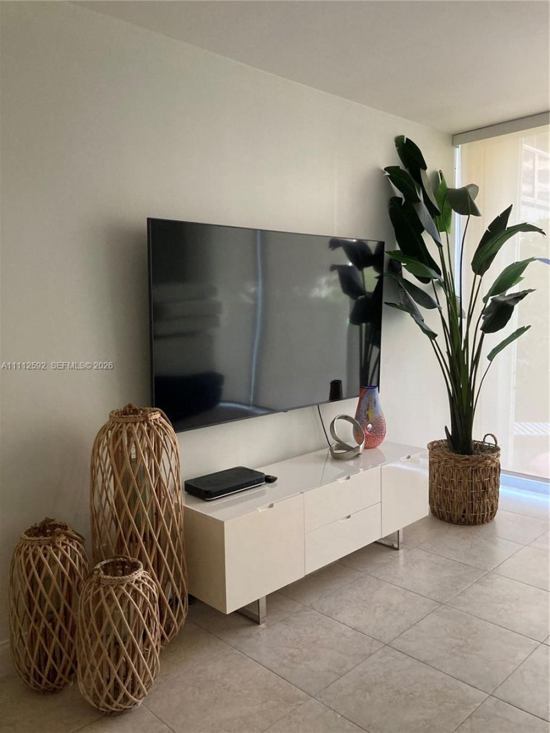 5161 Collins Ave, Unit 210, Miami Beach, FL 33140 Photo