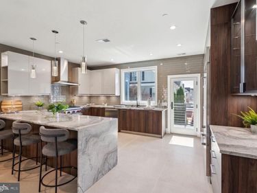 2006 RENAISSANCE WALK, PHILADELPHIA, PA 19145