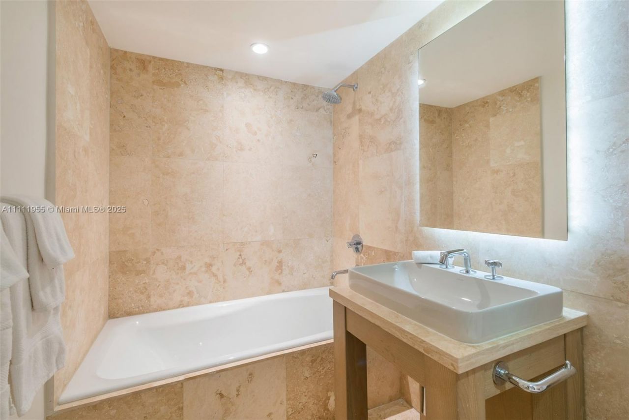 102 24th St, Unit 1144, Miami Beach, FL 33139 Photo