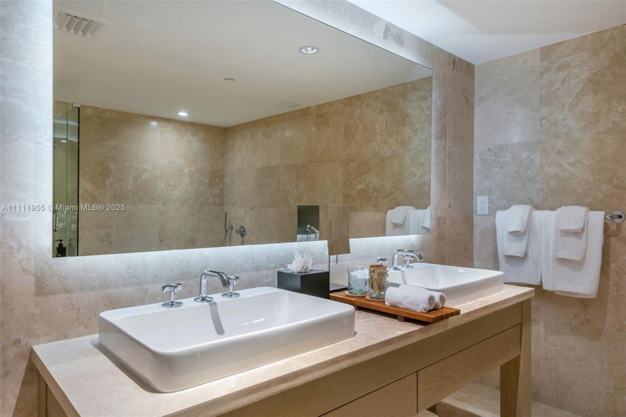 102 24th St, Unit 1144, Miami Beach, FL 33139 Photo