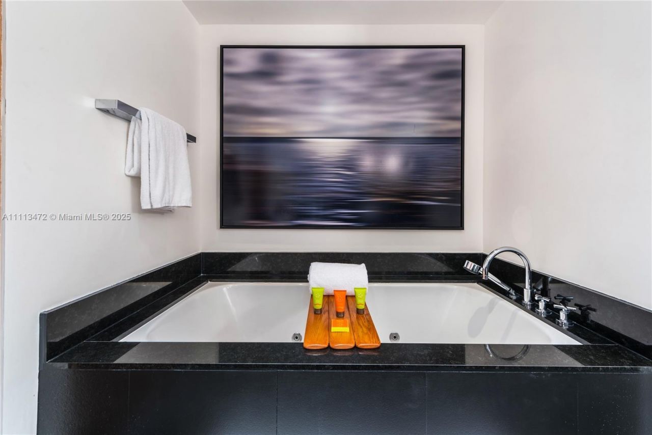 101 20th St, Unit 2208, Miami Beach, FL 33139 Photo