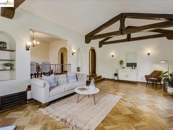 882 Alma Pl, Oakland, CA 94610