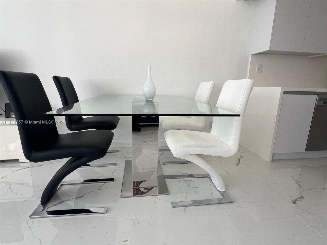 100 Lincoln Rd, Unit 1207, Miami Beach, FL 33139 Photo