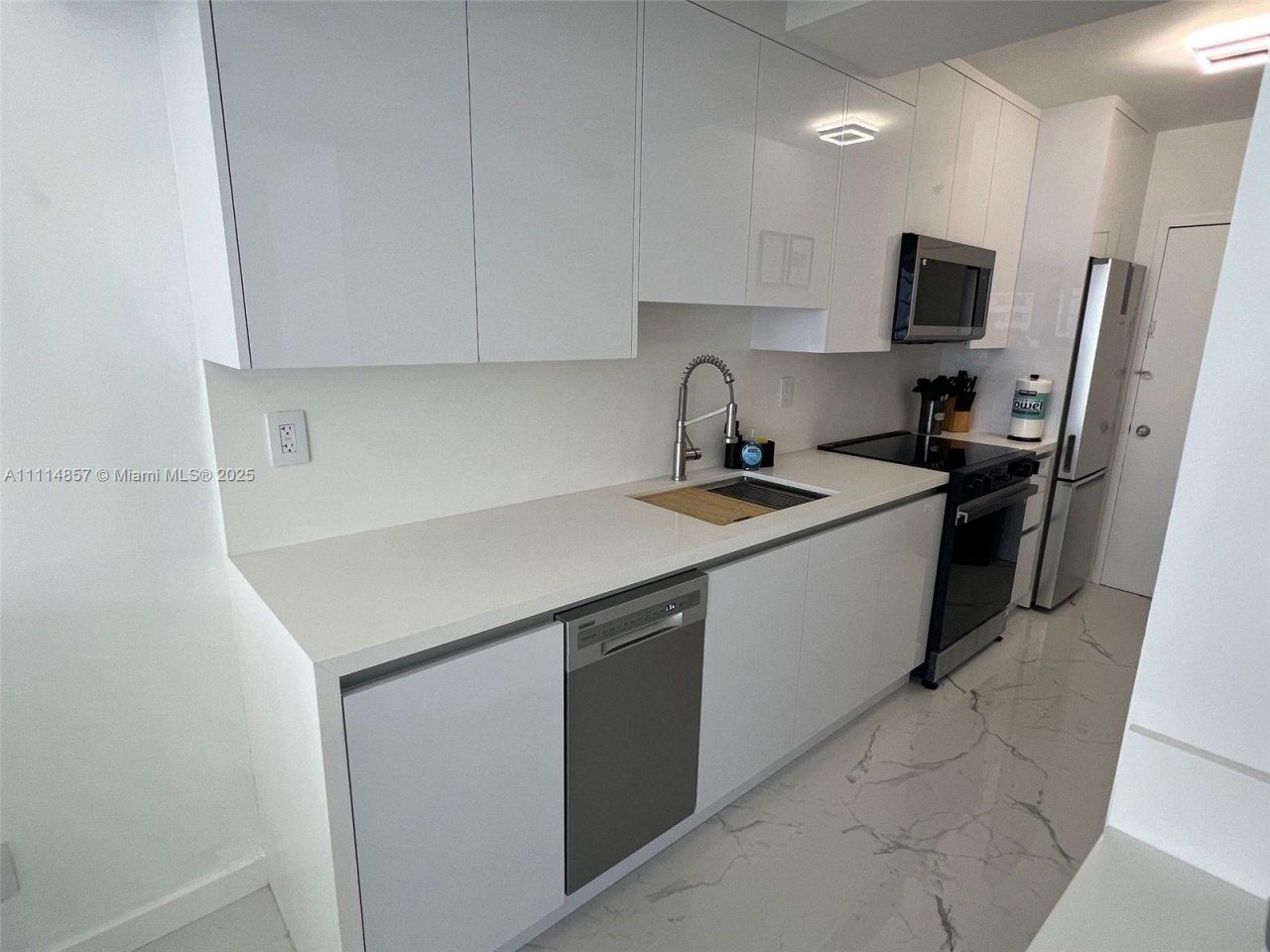 100 Lincoln Rd, Unit 1207, Miami Beach, FL 33139 Photo