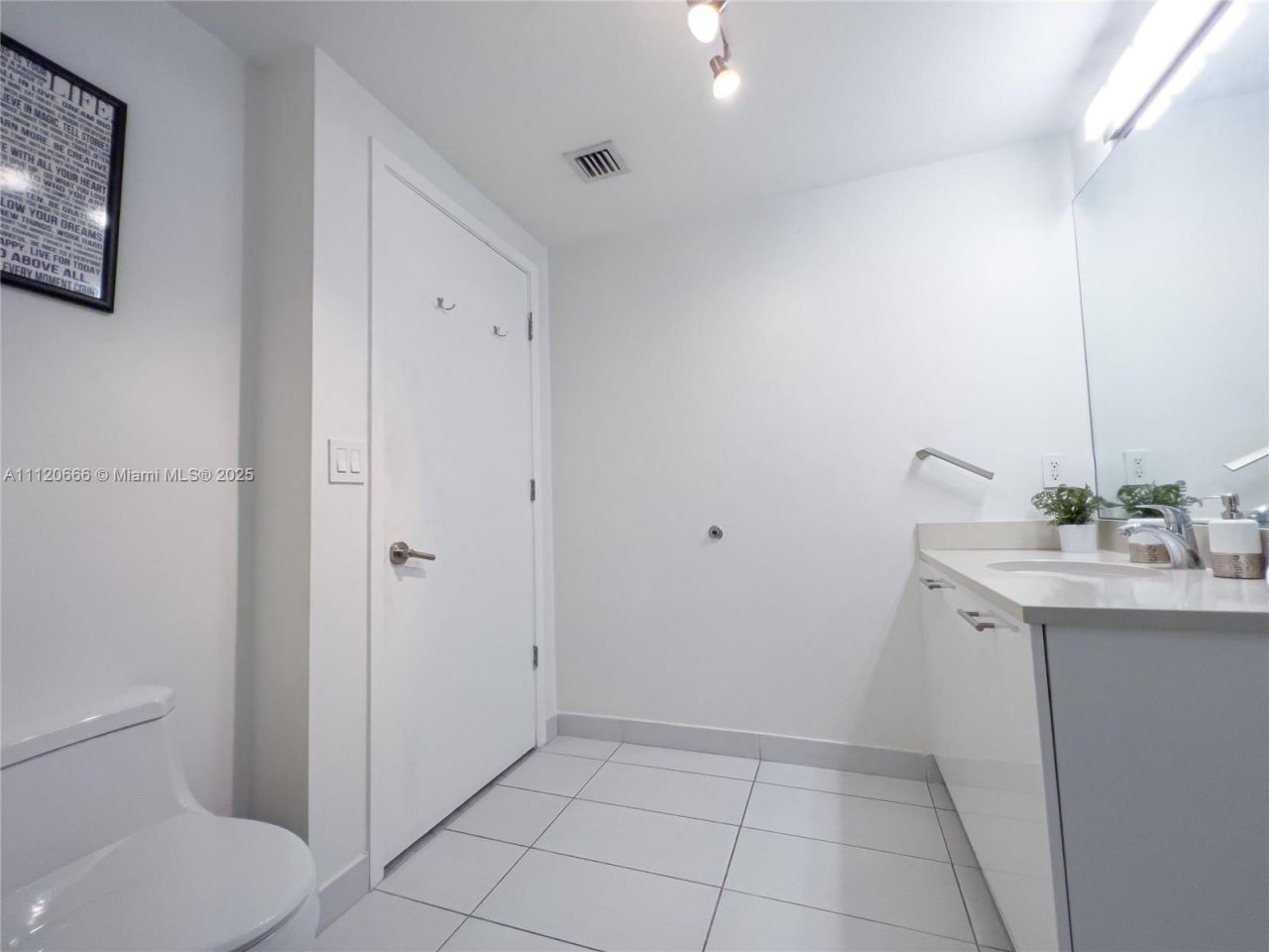 3250 NE 1st Ave, Unit 708, Miami, FL 33137 Photo