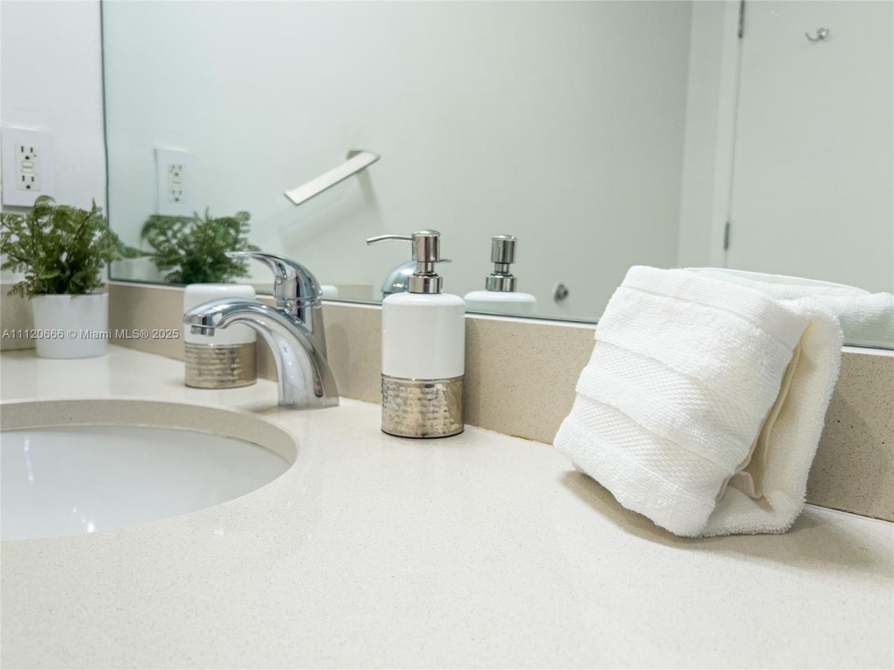 3250 NE 1st Ave, Unit 708, Miami, FL 33137 Photo