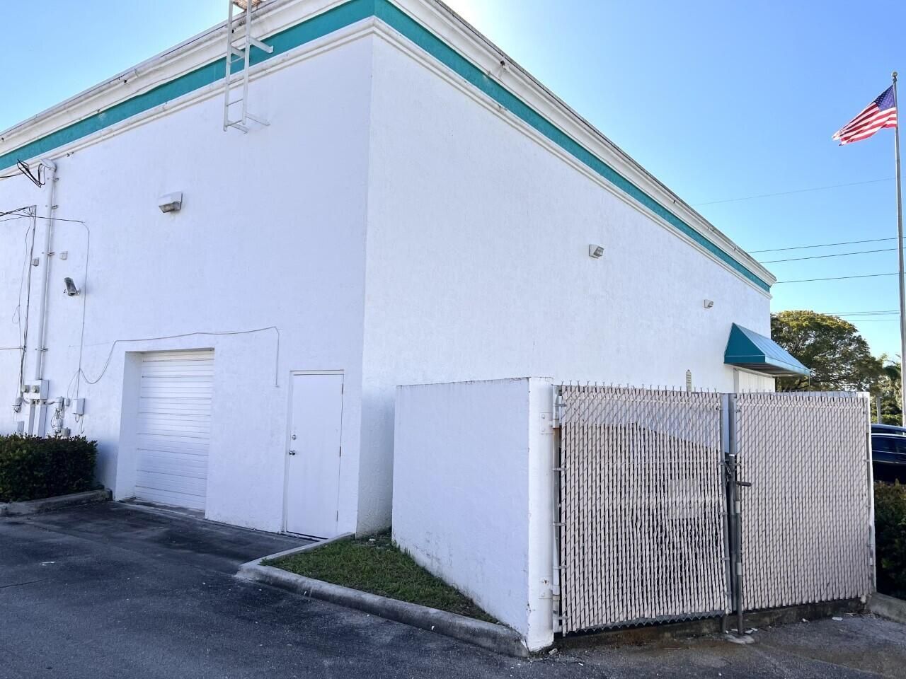 324 S Powerline Road, Deerfield Beach, FL 33442 Photo