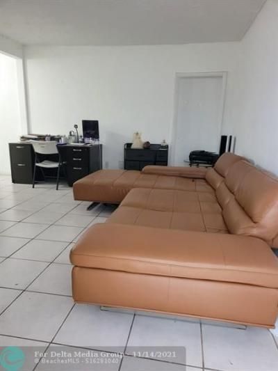 7424 Byron Ave, Unit 6B, Miami Beach, FL 33141 Photo