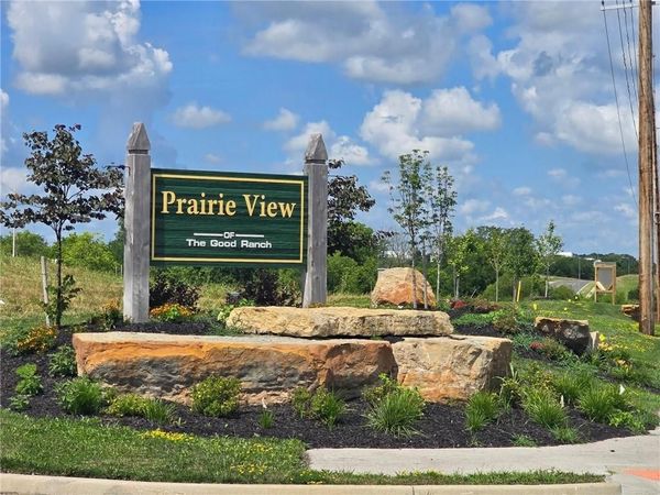 1404 Larkspur Place, Raymore, MO 64083