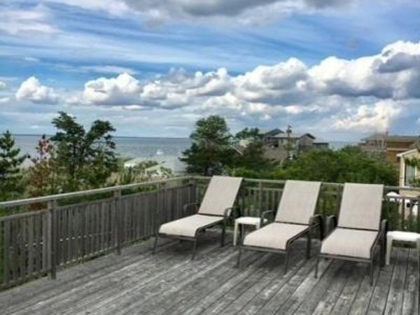 320 Frigate Rdw, Ocean Beach, NY 11770