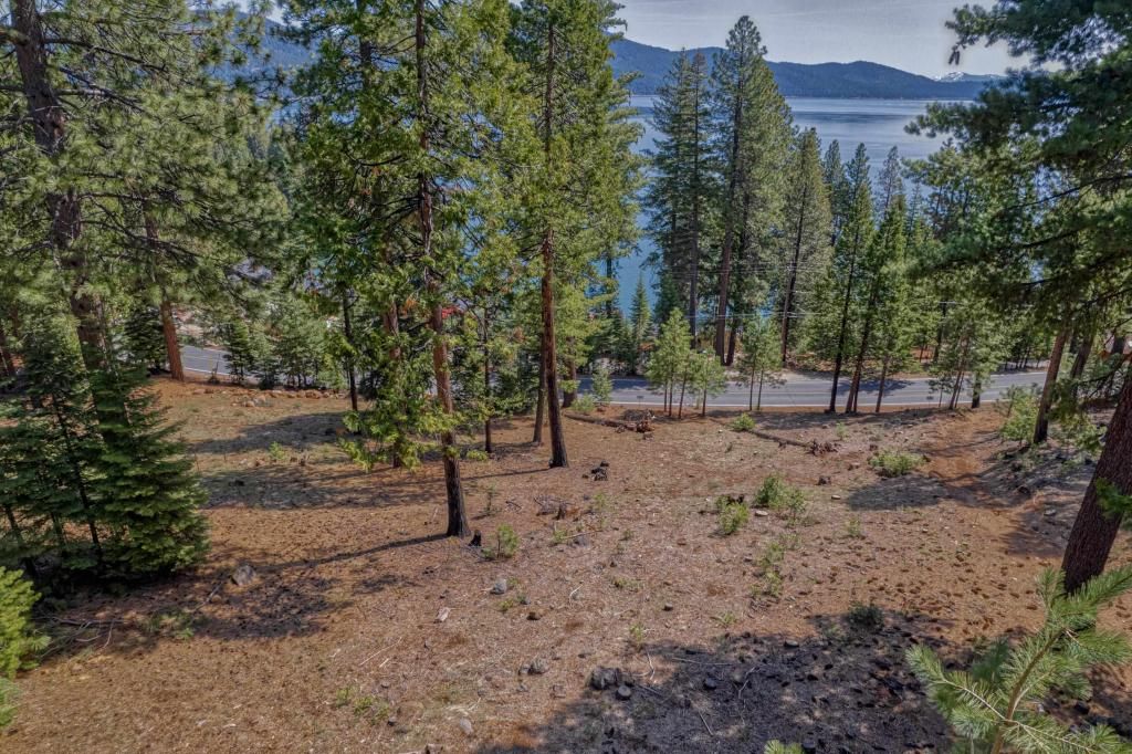 663 Peninsula Drive, Lake Almanor, CA 96137 Photo