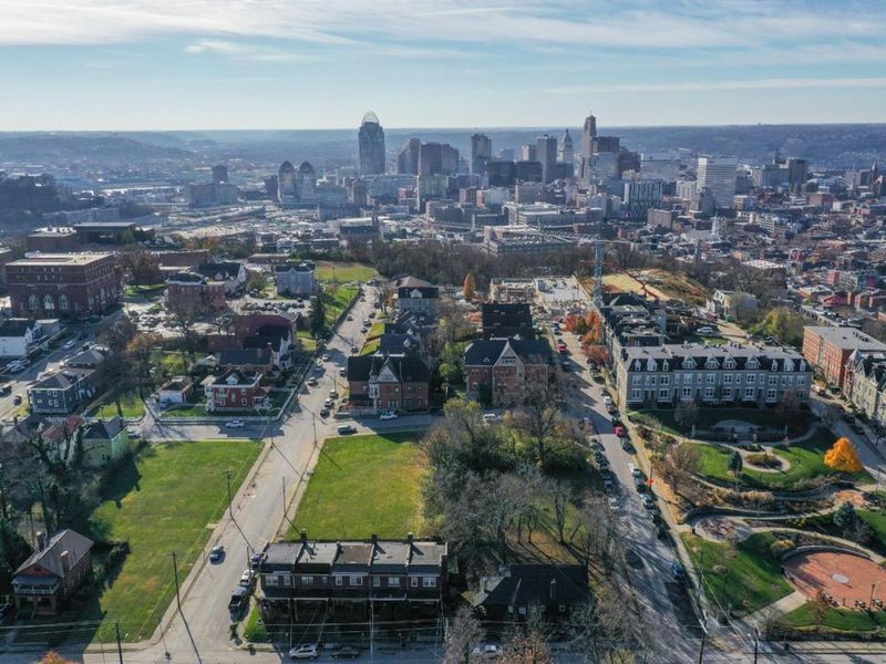 1946 Bigelow Street, Unit 3, Cincinnati, OH 45219 Photo 17