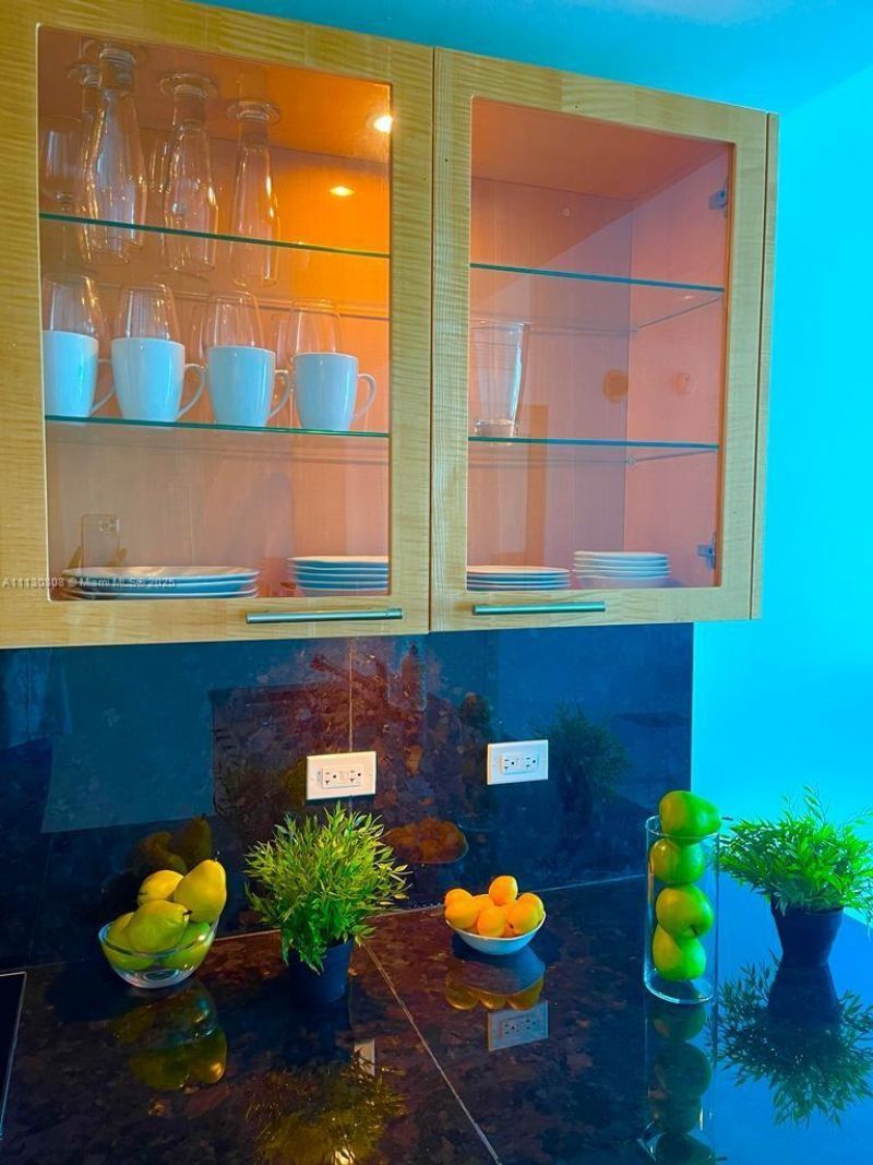 6801 Collins Ave, Unit C1115, Miami Beach, FL 33141 Photo