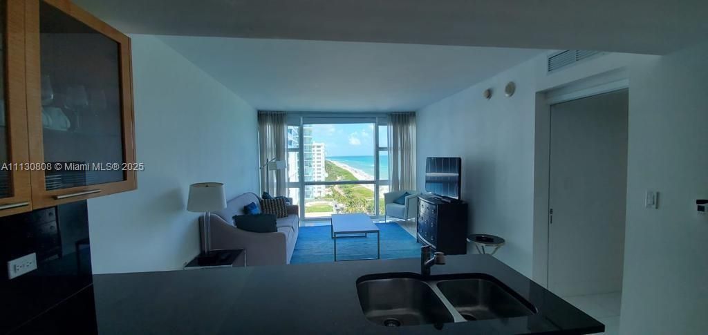 6801 Collins Ave, Unit C1115, Miami Beach, FL 33141 Photo