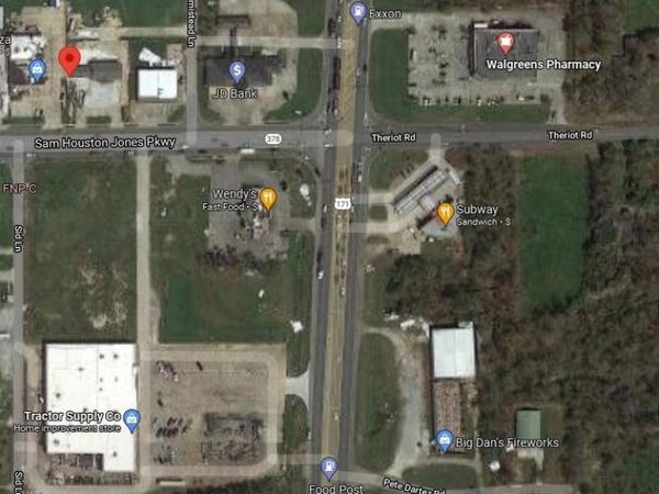 179 Sam Houston Jones Parkway, Lake Charles, LA 70611