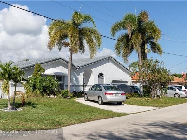 4031 NE 27th Ter, Lighthouse Point, FL 33064