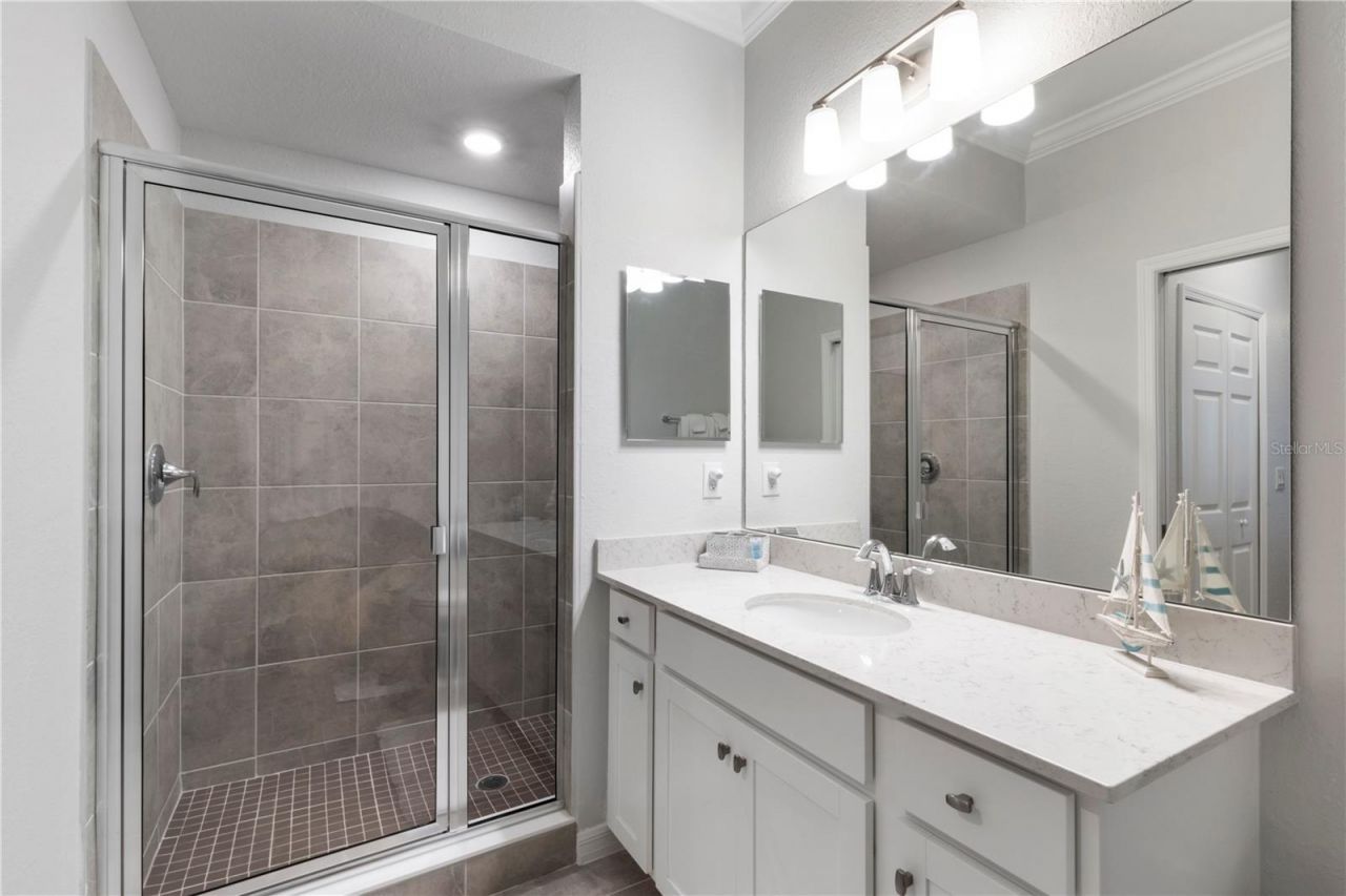 18008 Gawthrop Drive, Unit 402, Lakewood Ranch, FL 34211 Photo