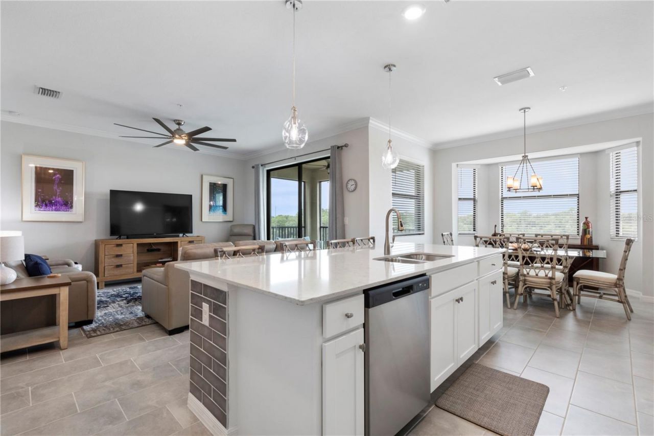 18008 Gawthrop Drive, Unit 402, Lakewood Ranch, FL 34211 Photo