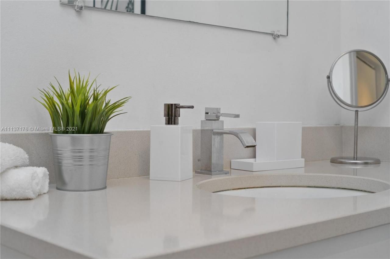 Please Call For Address, Unit 703, Miami, FL 33137 Photo