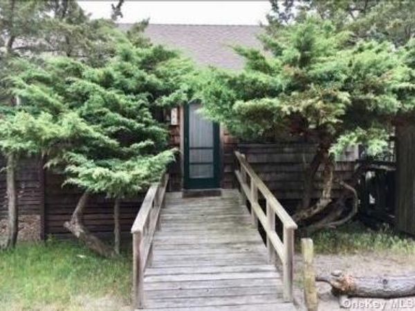 866 Evergreen Walk, Ocean Beach, NY 11770