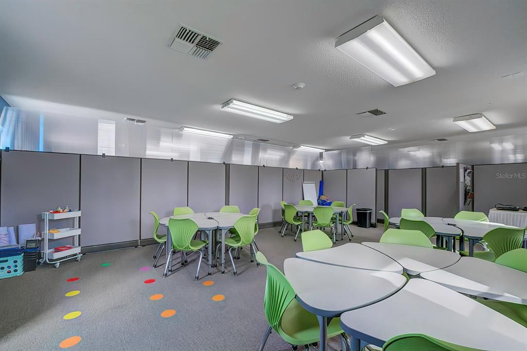 6001 Deltona Boulevard, Spring Hill, FL 34606 Photo