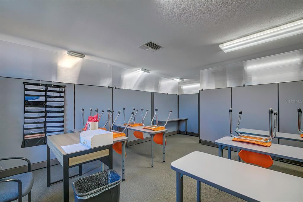 6001 Deltona Boulevard, Spring Hill, FL 34606 Photo