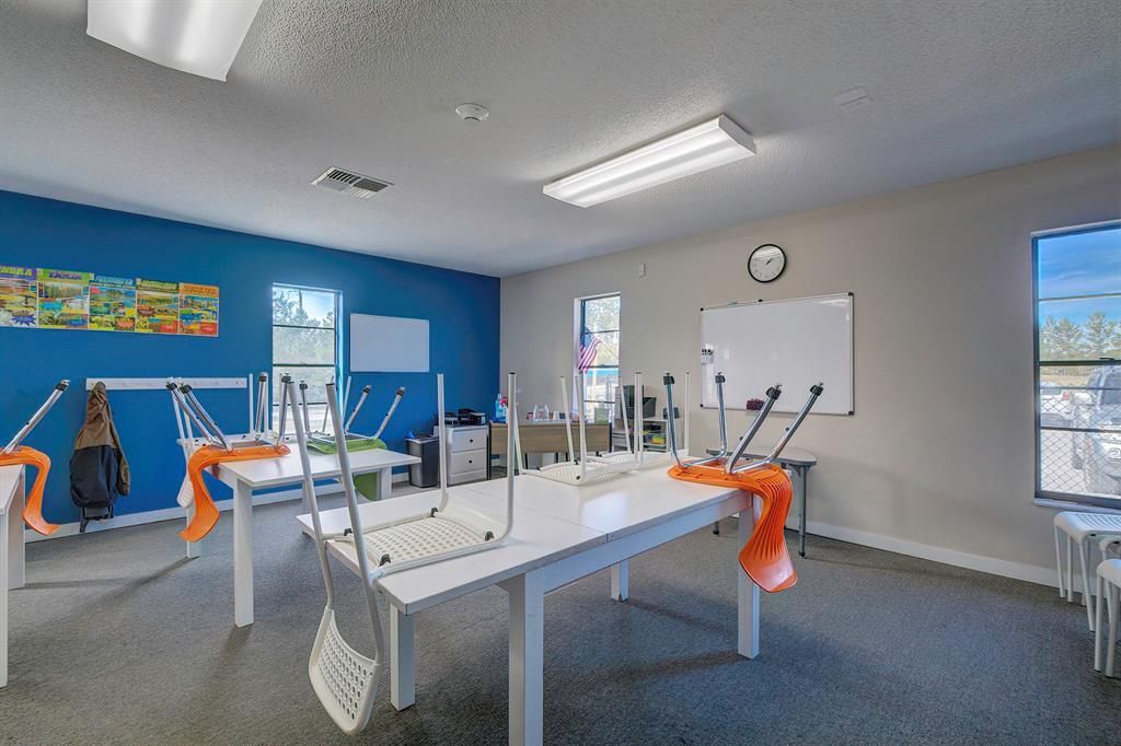 6001 Deltona Boulevard, Spring Hill, FL 34606 Photo