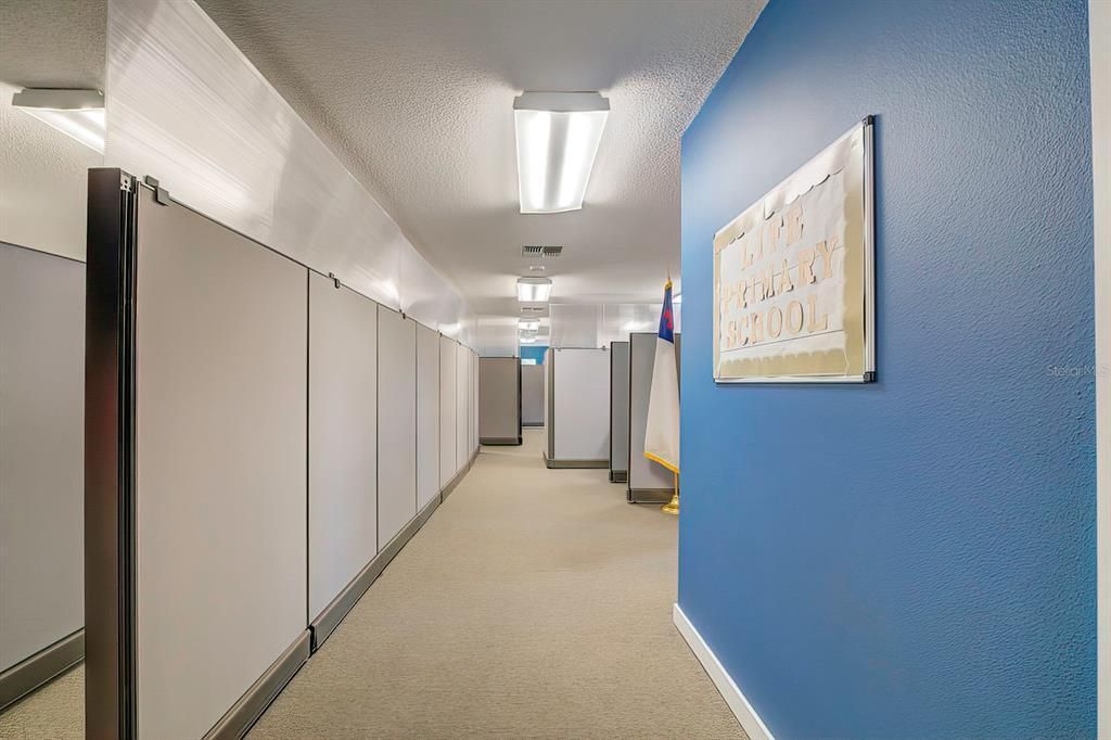 6001 Deltona Boulevard, Spring Hill, FL 34606 Photo