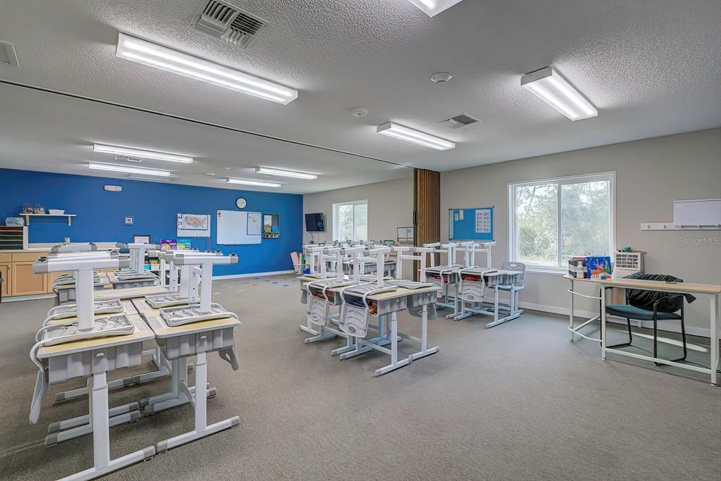 6001 Deltona Boulevard, Spring Hill, FL 34606 Photo