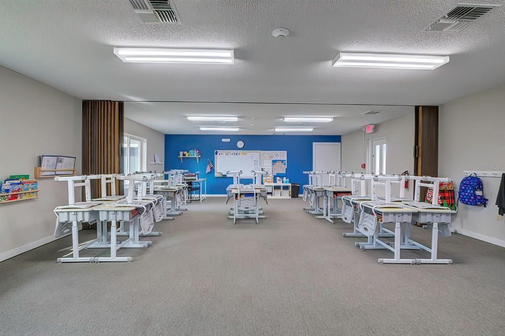 6001 Deltona Boulevard, Spring Hill, FL 34606 Photo