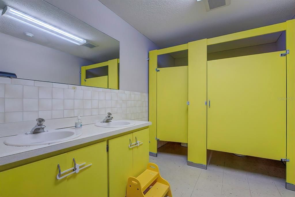 6001 Deltona Boulevard, Spring Hill, FL 34606 Photo