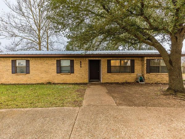 805 N Fullerton Avenue, Dawson, TX 76639