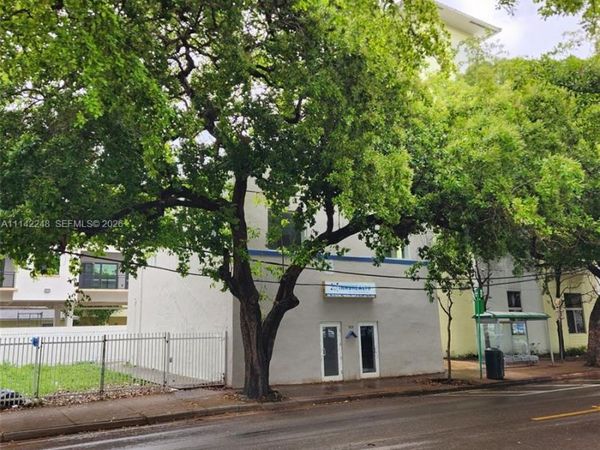 1525 NW 3rd Ave, Miami, FL 33136