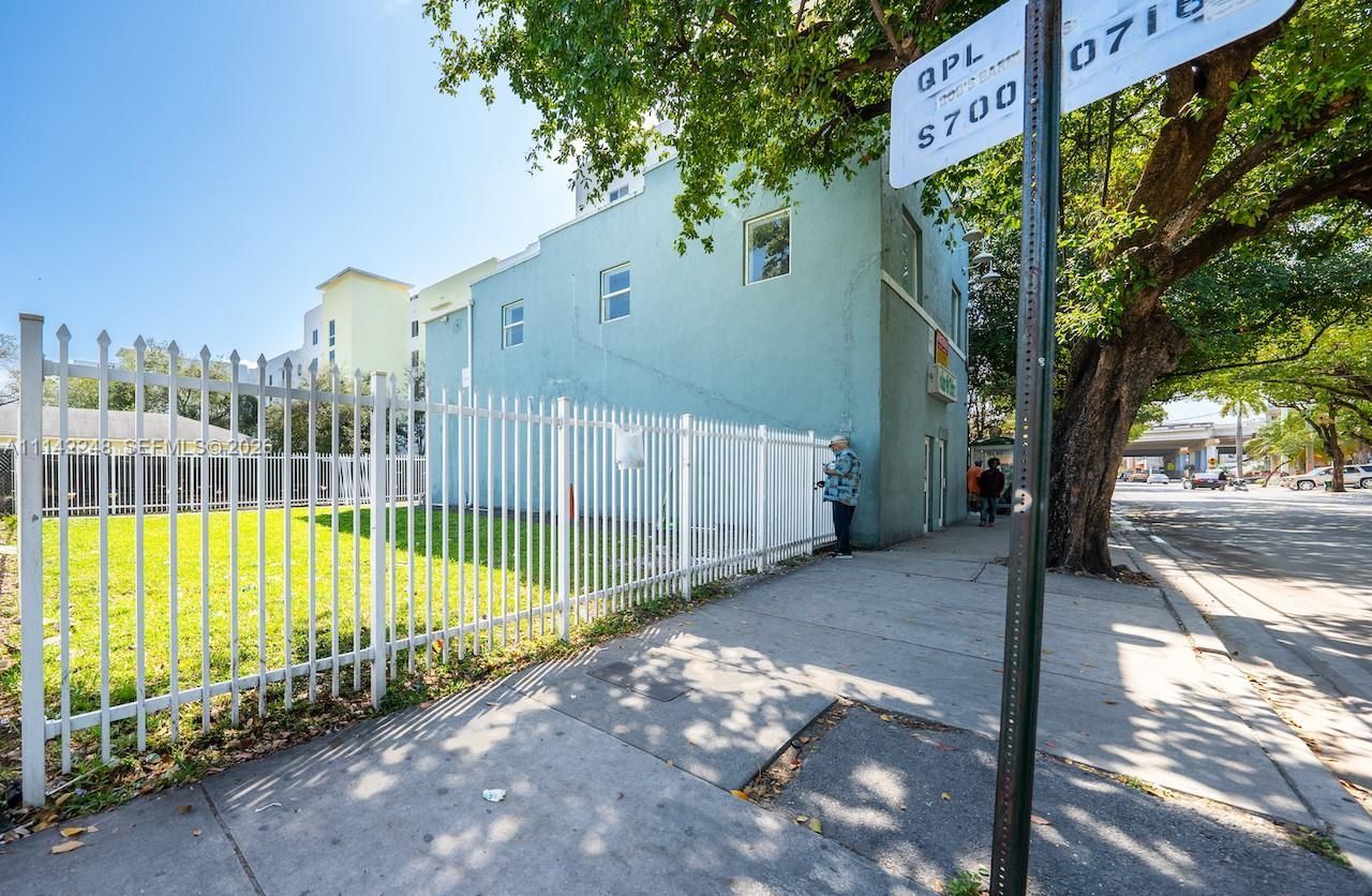 1525-27 NW 3rd Ave, Miami, FL 33136 Photo
