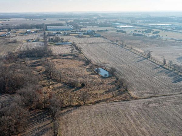 220 W 815 N, Howe, IN 46746