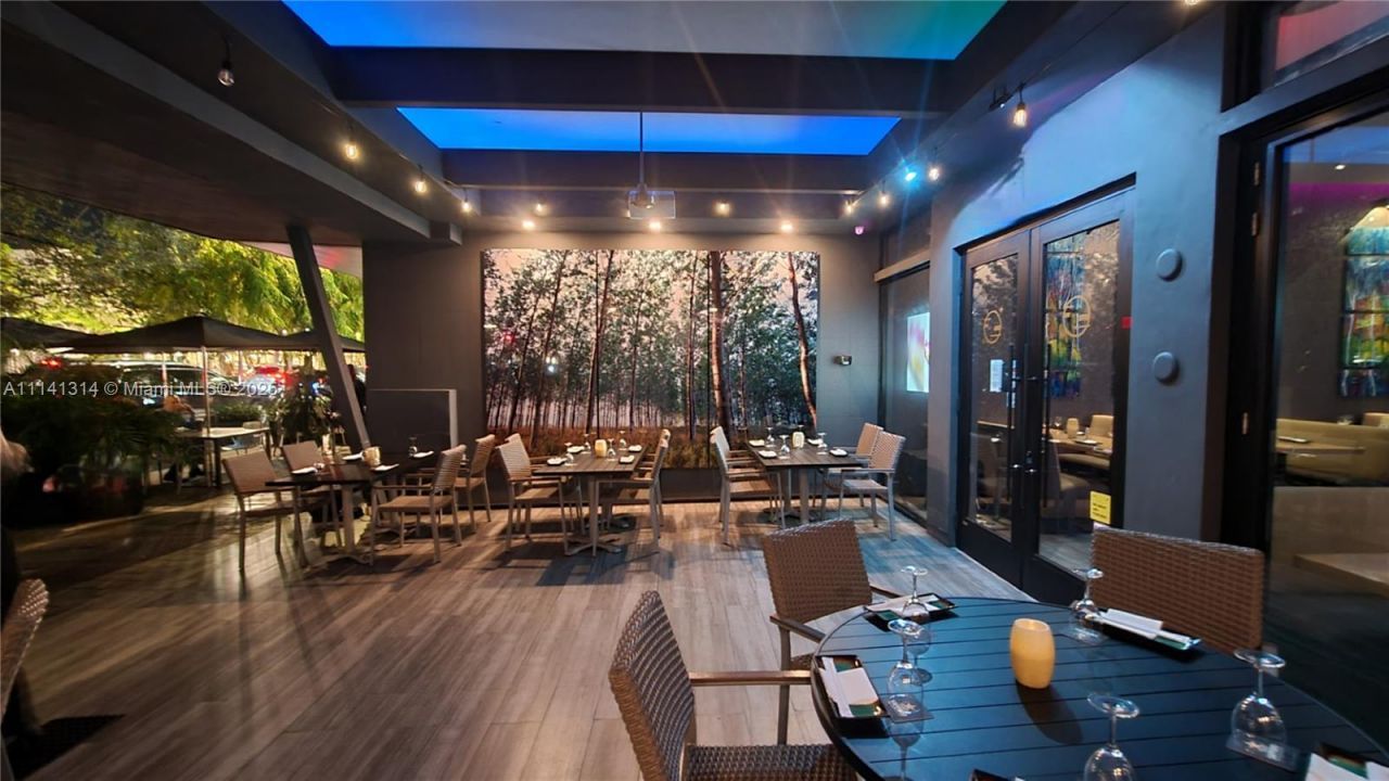 Miracle Mile- Restaurant For Sale, Coral Gables, FL 33134 Photo