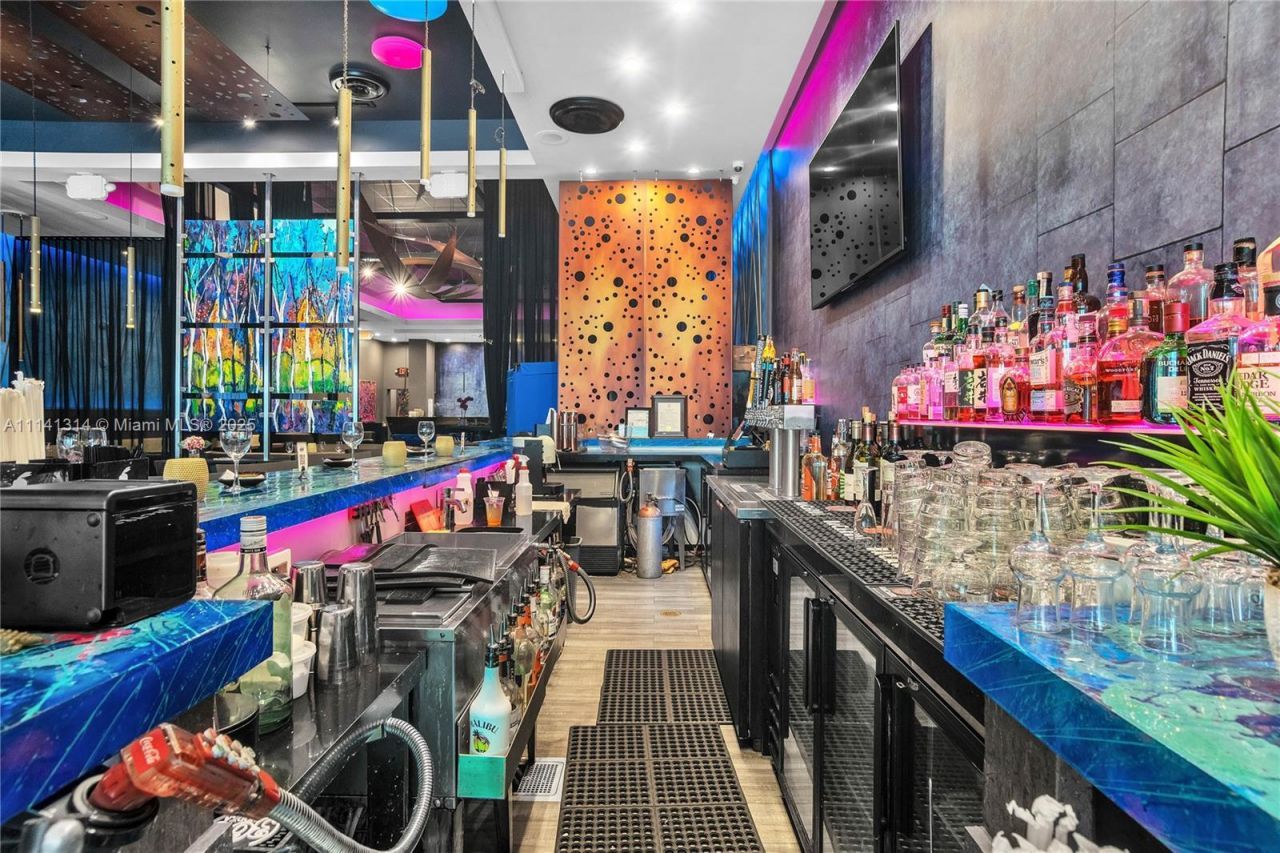 Miracle Mile- Restaurant For Sale, Coral Gables, FL 33134 Photo