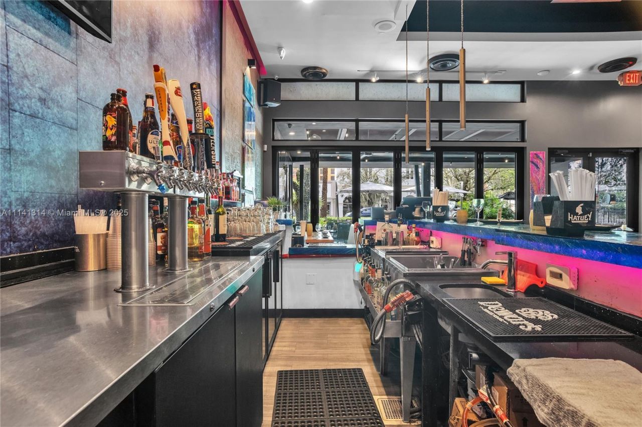 Miracle Mile- Restaurant For Sale, Coral Gables, FL 33134 Photo