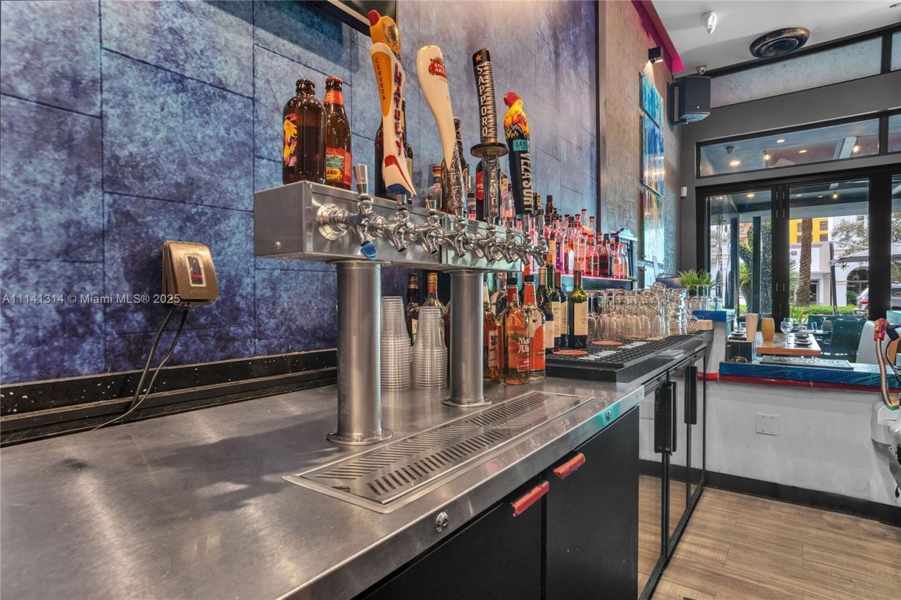 Miracle Mile- Restaurant For Sale, Coral Gables, FL 33134 Photo