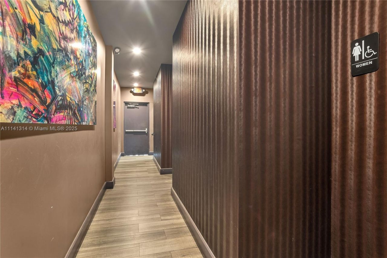 Miracle Mile- Restaurant For Sale, Coral Gables, FL 33134 Photo