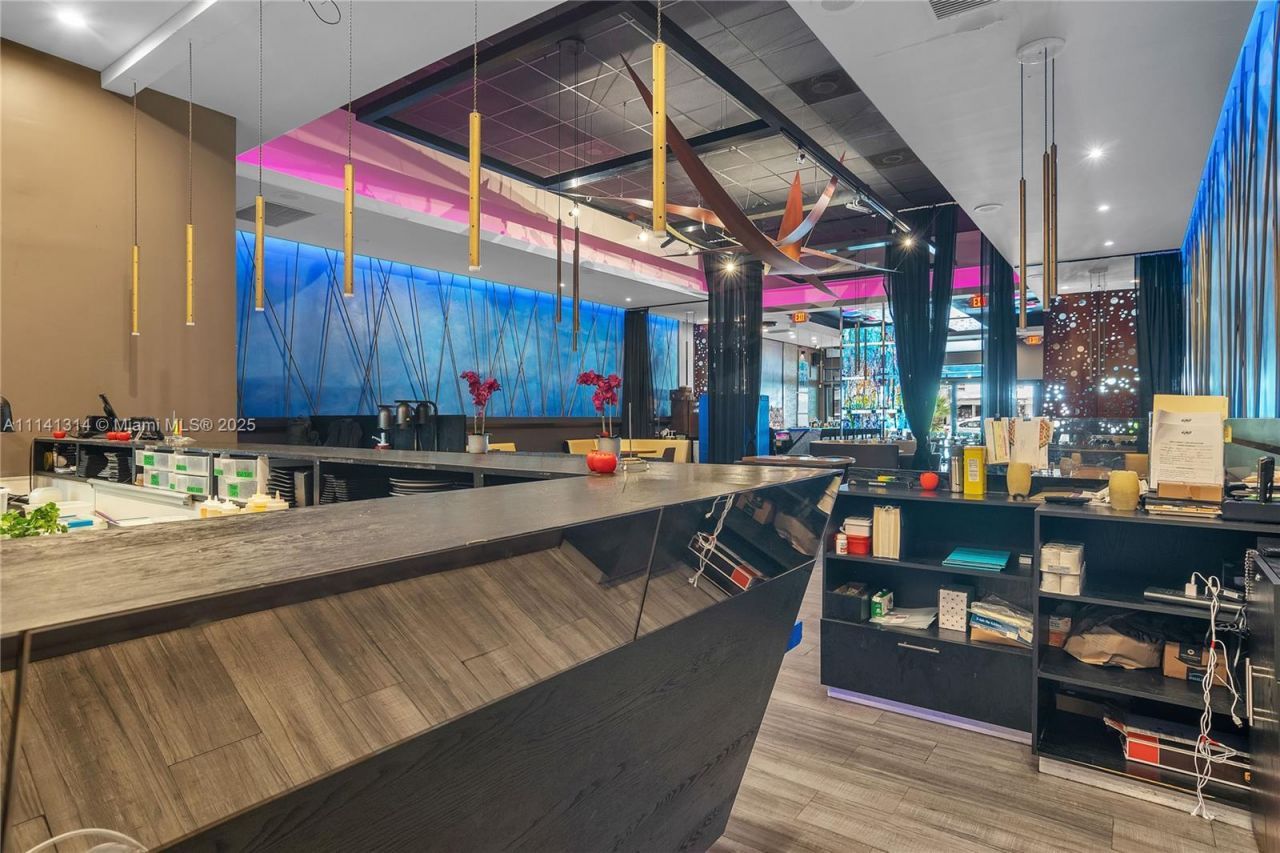 Miracle Mile- Restaurant For Sale, Coral Gables, FL 33134 Photo